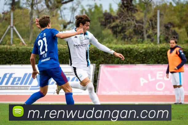 特维斯重返博卡主场获赠纪念球衣感动不已重温昔日辉煌